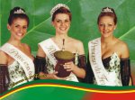 2ª Femate Rainha: Fabrine Borile (centro) - Princesa: Franciele Bernardon(direita) - Princesa: Sinandra Mussio (esquerda)